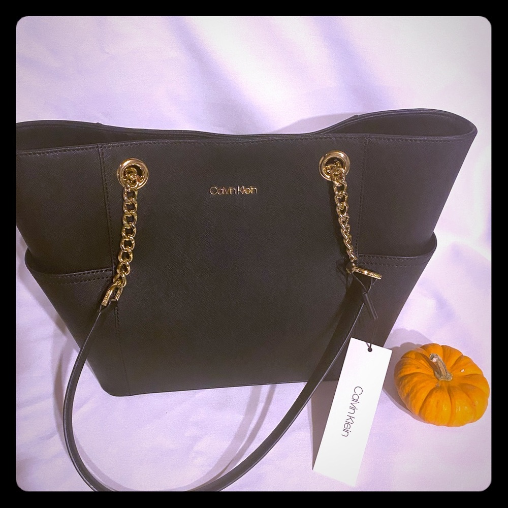 Calvin Klein Hayden Tote bag.